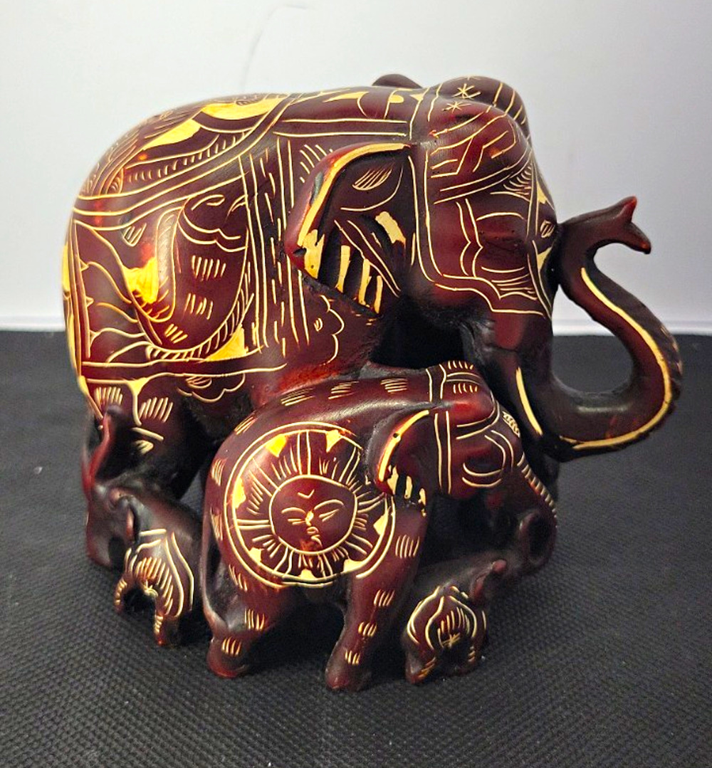 Carved Red Lucky Elephant Family Figurine 3.5'" Elephants Buddha Gold Detail
